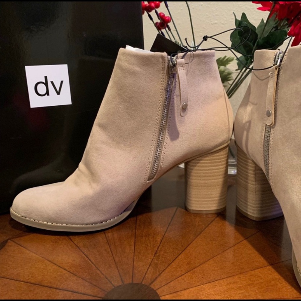 DV by dolce vita ankle boot New in box! - Picture 4 of 7